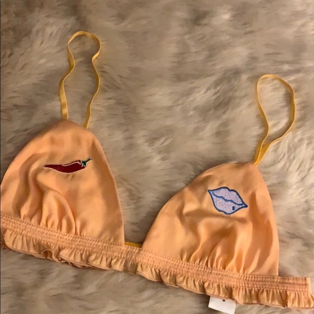 New! Wildfox Couture Bralette Hot Lips  Medium 👄